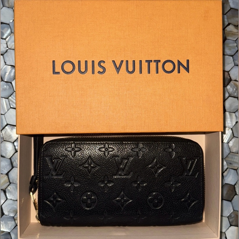 Louis Vuitton Black Monogram Zippy Wallet